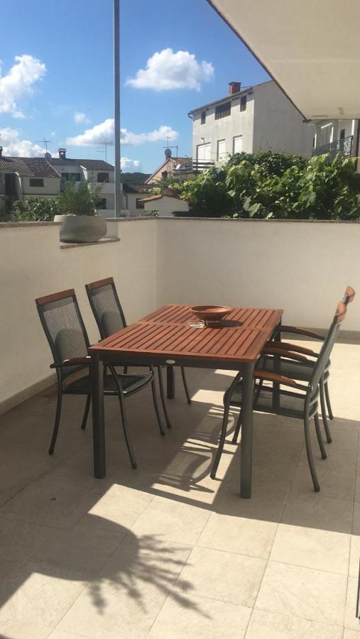 Apartment Lana Vrsar Exterior photo